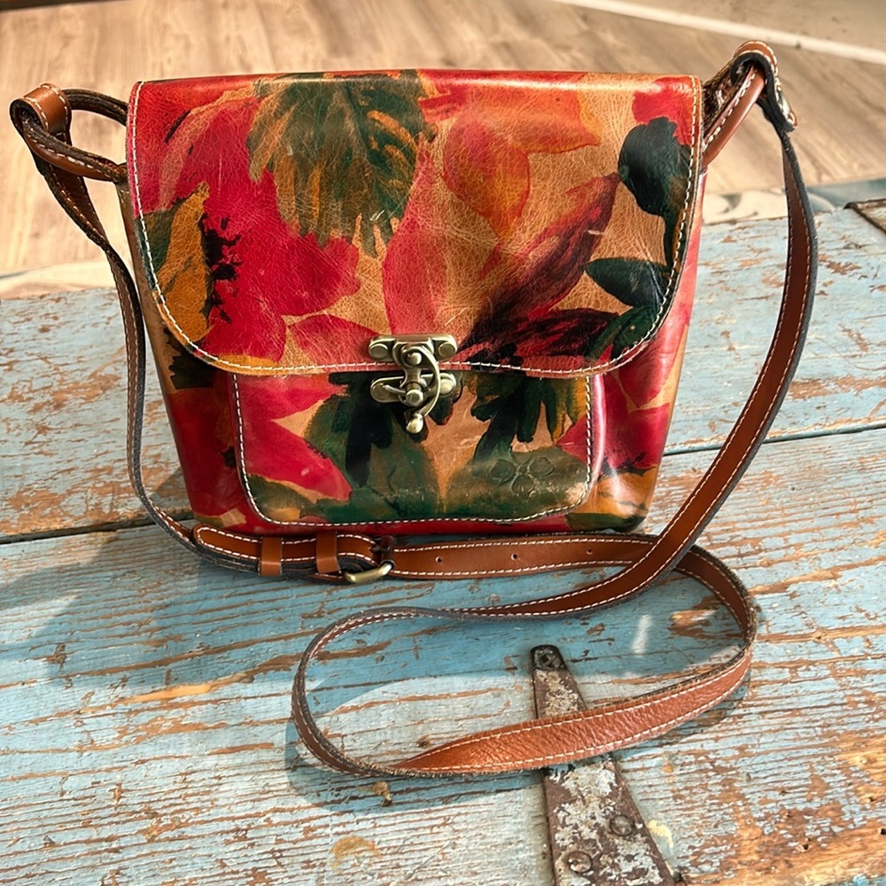 Patricia Nash Womens Leandra Flap Multicolor Floral Crossbody Bag